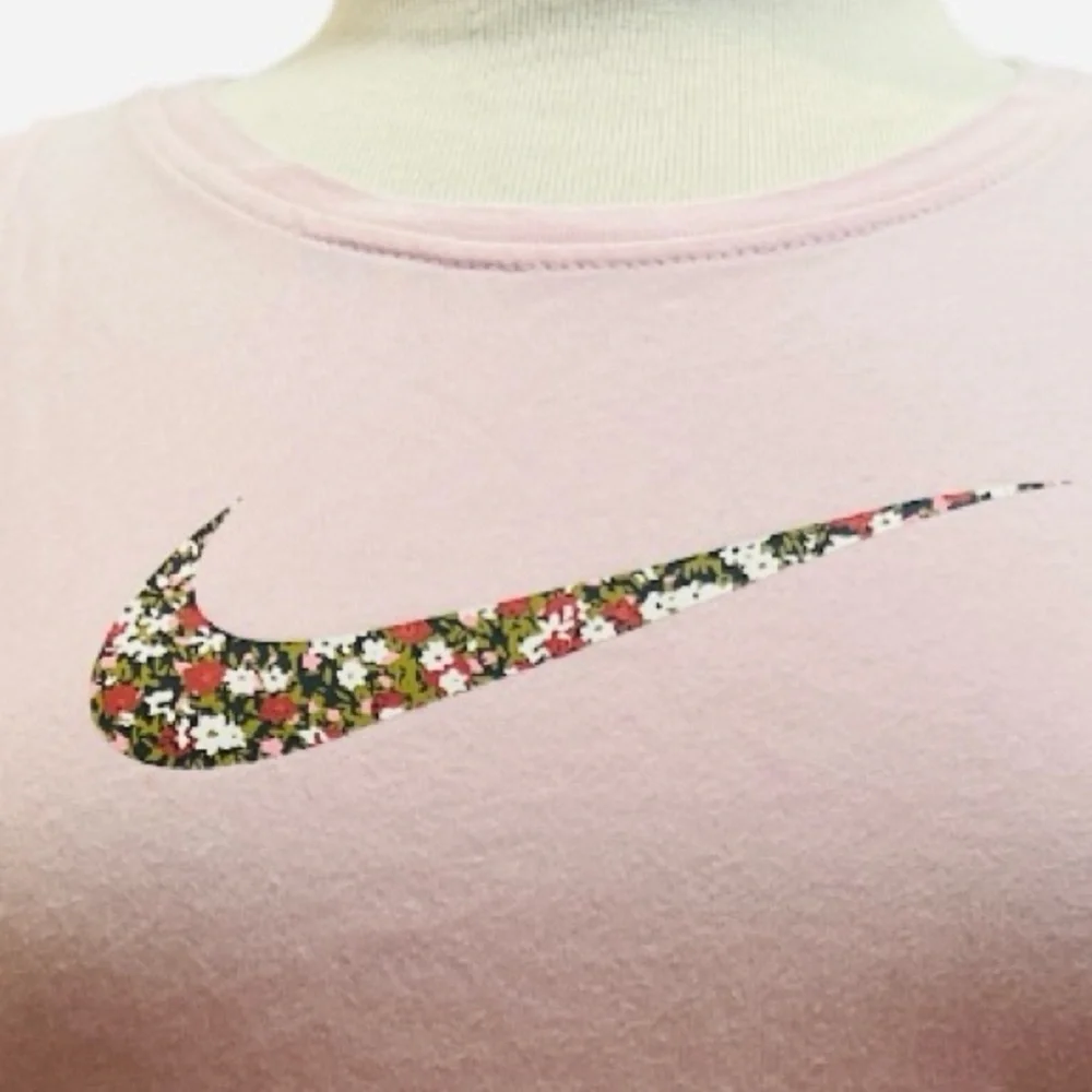 THE NIKE TEE - Nike dry fit Women's Light Pink Tank Top with Floral Swoosh